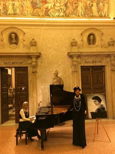 Ad Avigliana il pomeriggio d'inizio autunno racconta la vita di Coco Chanel