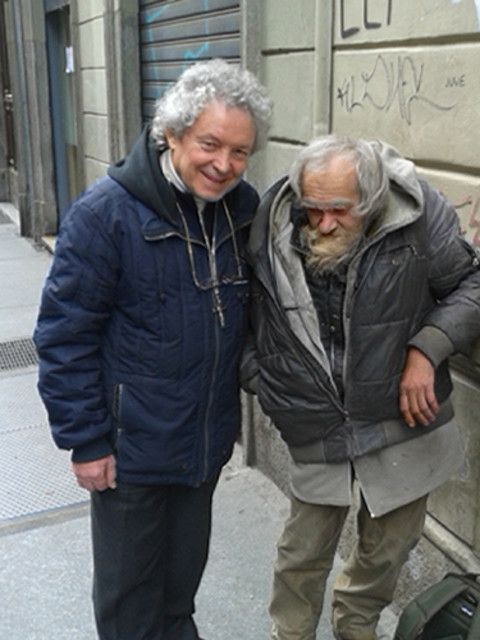 Coronavirus, a Torino riapre la Mensa dei poveri di via Belfiore 12. E anche gli asili notturni Umberto I sono pronti Coronavirus, a Torino riapre la Mensa dei poveri di via Belfiore 12. E anche gli asili notturni Umberto I sono pronti