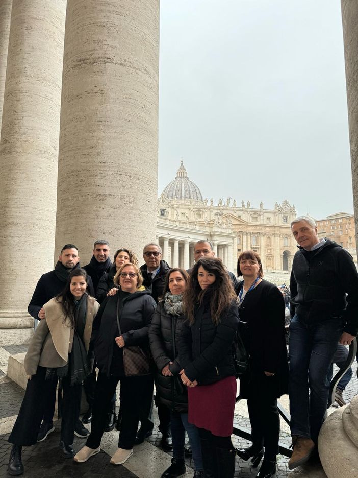 Il Papa ha incontrato in Vaticano gli artigiani del Piemonte. All’udienza privata Confartigianato con una delegazione di 400 persone Il Papa ha incontrato in Vaticano gli artigiani del Piemonte. All’udienza privata Confartigianato con una delegazione di 400 persone