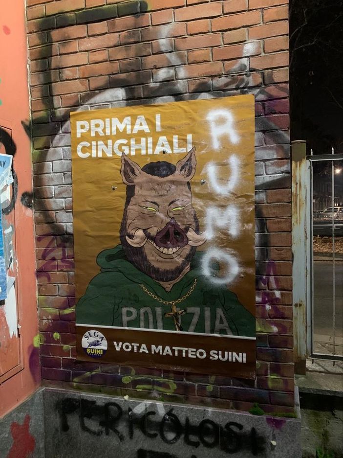 Manifesti "sfottò" contro Salvini a Palazzo Nuovo: "Prima i cinghiali: vota Matteo Suini"