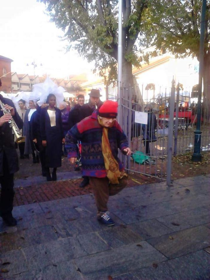 Domenica musica e arte al Gran Balôn in ricordo di Annina del Balôn: "Indossate una sciarpa" Domenica musica e arte al Gran Balôn in ricordo di Annina del Balôn: "Indossate una sciarpa"