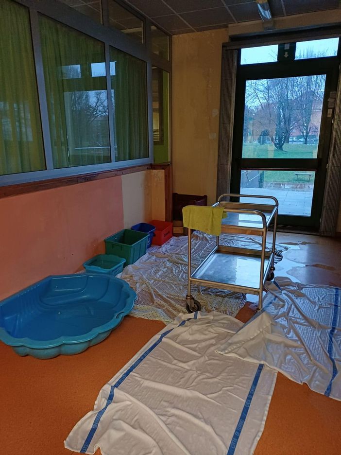 Bimbi all'asciutto: non piove più dentro l'asilo nido comunale Il Cerchio Bimbi all'asciutto: non piove più dentro l'asilo nido comunale Il Cerchio