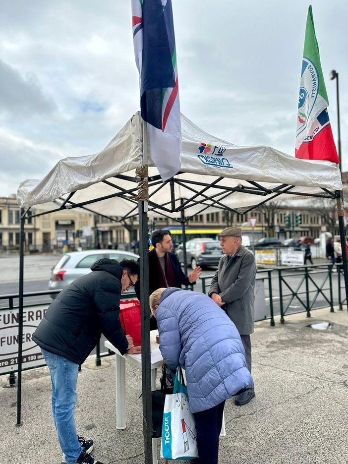 Corso Racconigi, FdI denuncia: &quot;Aggressione a un nostro banchetto al mercato&quot;