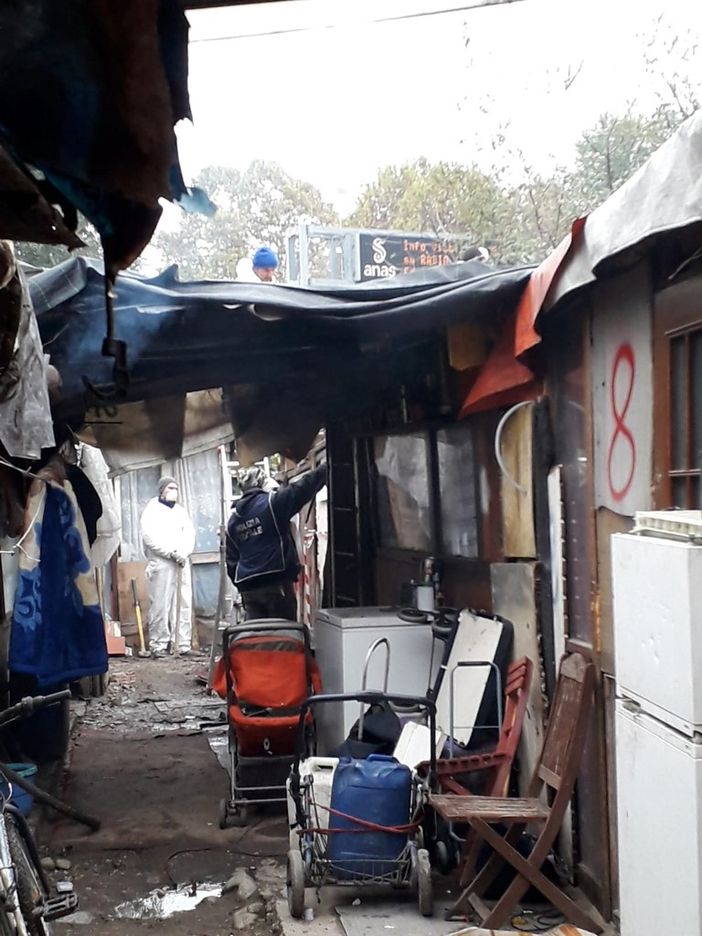 Campo abusivo rom di via Germagnano: abbattute 28 baracche abusive [VIDEO]