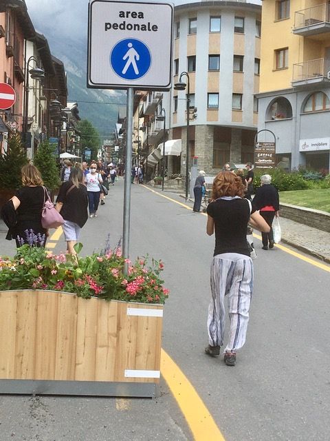 Bardonecchia, cambia la viabilità e cresce la sicurezza: via Medail diventa pedonale Bardonecchia, cambia la viabilità e cresce la sicurezza: via Medail diventa pedonale