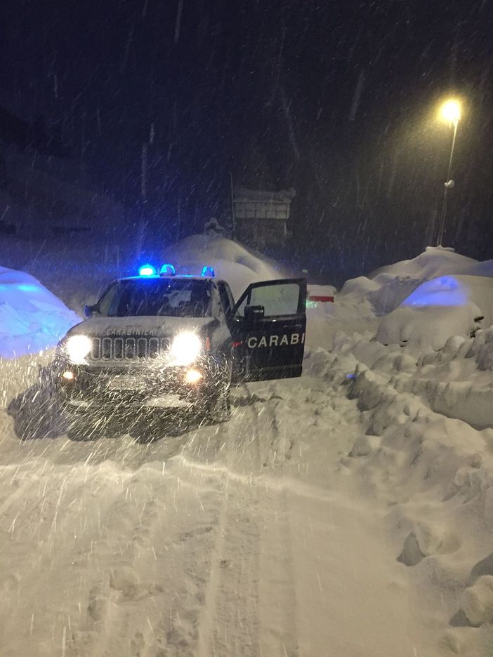 La neve lascia isolata una coppia di anziani a Fontane di Salza di Pinerolo: salvati dai carabinieri