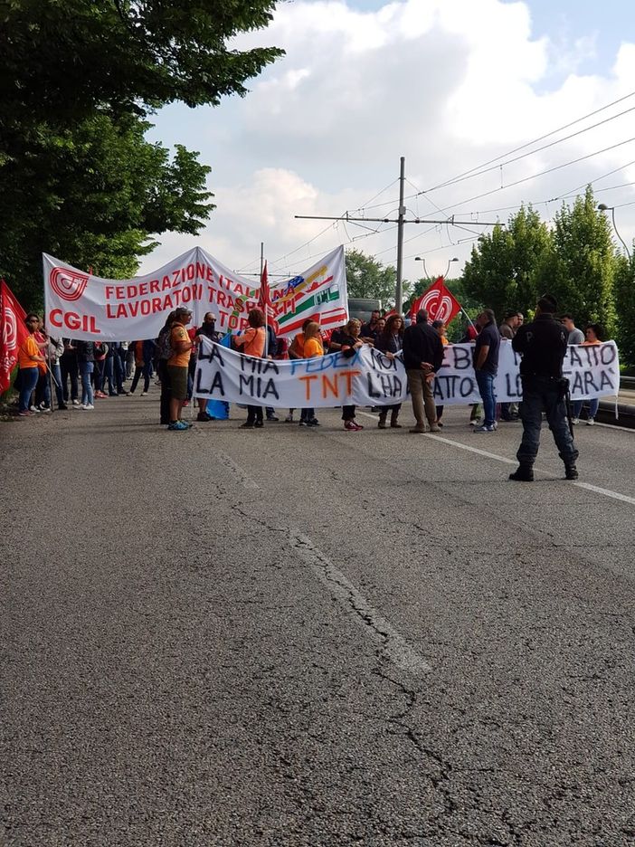 Fedex e Tnt, la protesta non si ferma: giovedì corteo da Rondò della Forca Fedex e Tnt, la protesta non si ferma: giovedì corteo da Rondò della Forca