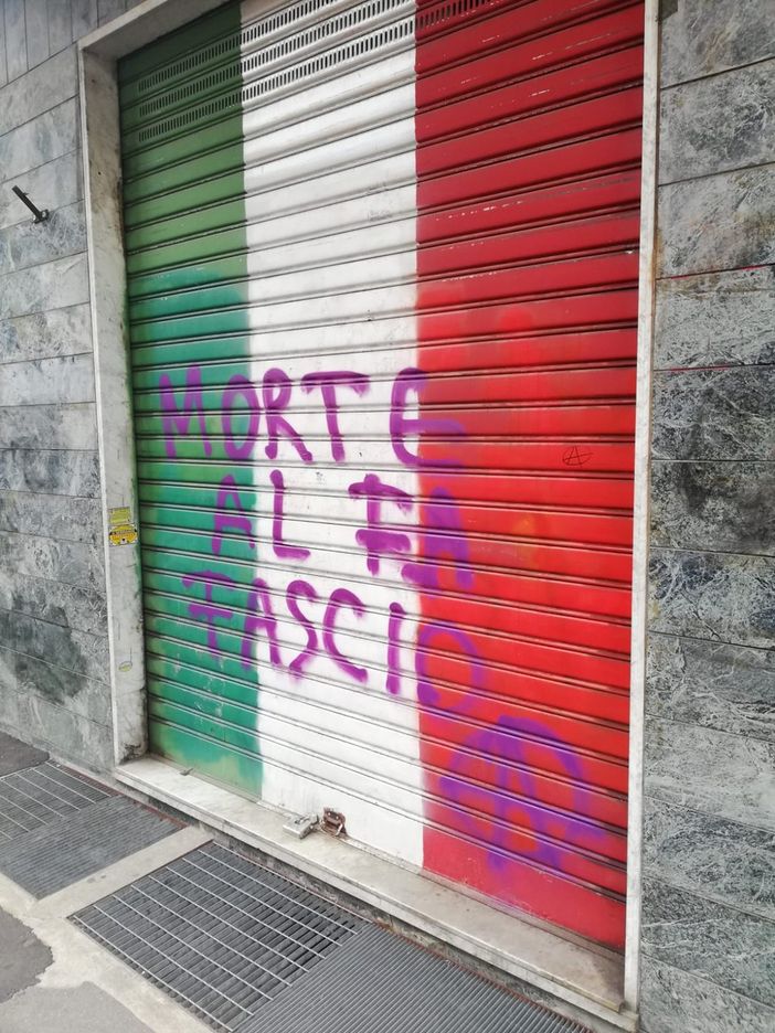 Vandalizzata la sede di Fratelli d'Italia in Barriera di Milano