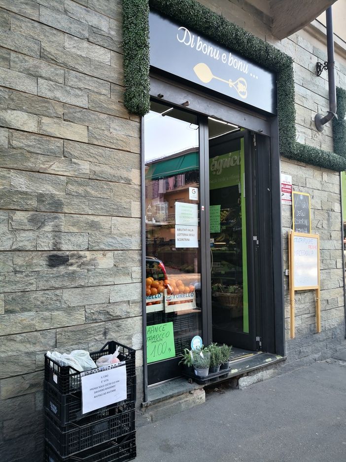 L'iniziativa di solidarietà del negozio "Di bonu e bonu"