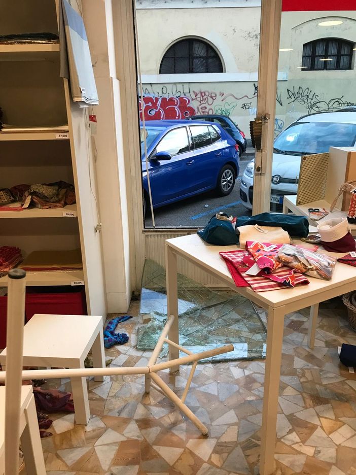 Ladri senza pietà al negozio Emergency di corso Valdocco