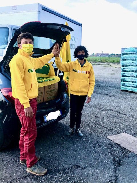 Altre 200 famiglie torinesi bisognose aiutate dalla Spesa solidale di Coldiretti Altre 200 famiglie torinesi bisognose aiutate dalla Spesa solidale di Coldiretti