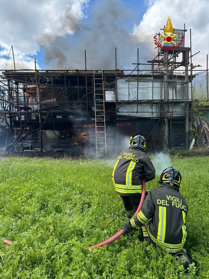 pompieri al lavoro pompieri al lavoro