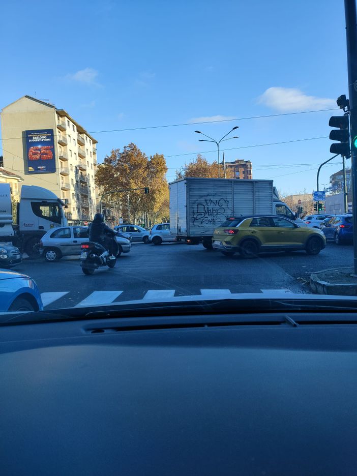 ingorgo attorno a piazza d'armi