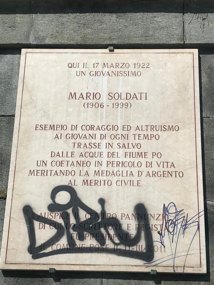 lapide soldati vandalizzata