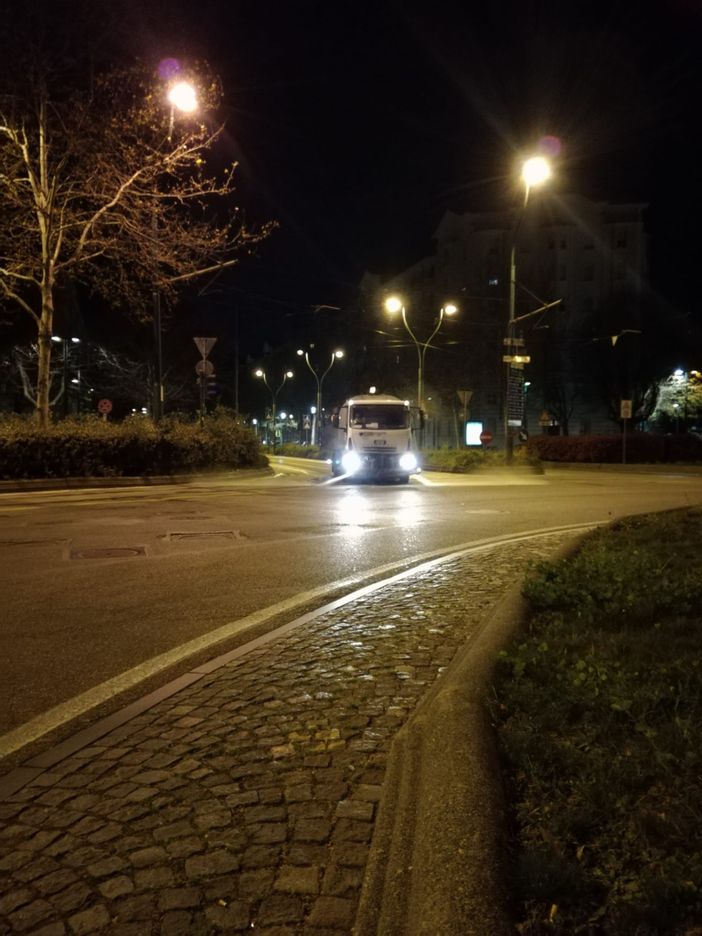 Prosegue l’attività di lavaggio e igienizzazione delle strade cittadine da parte dell’Amiat Prosegue l’attività di lavaggio e igienizzazione delle strade cittadine da parte dell’Amiat