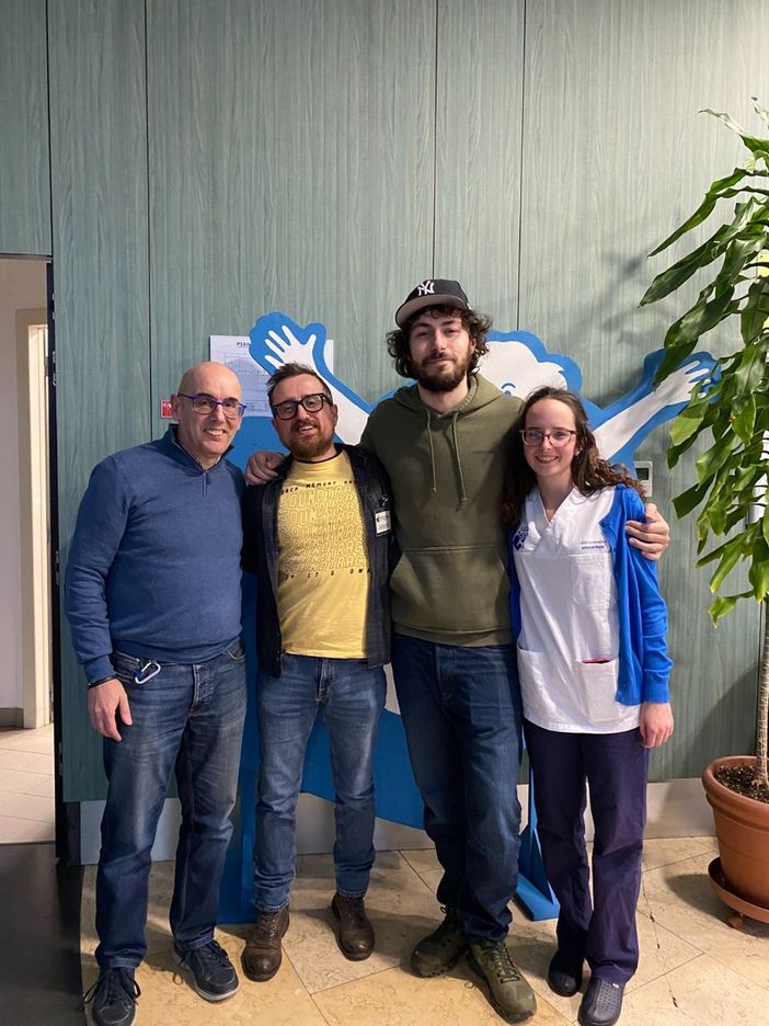 Persone insieme in un ospedale