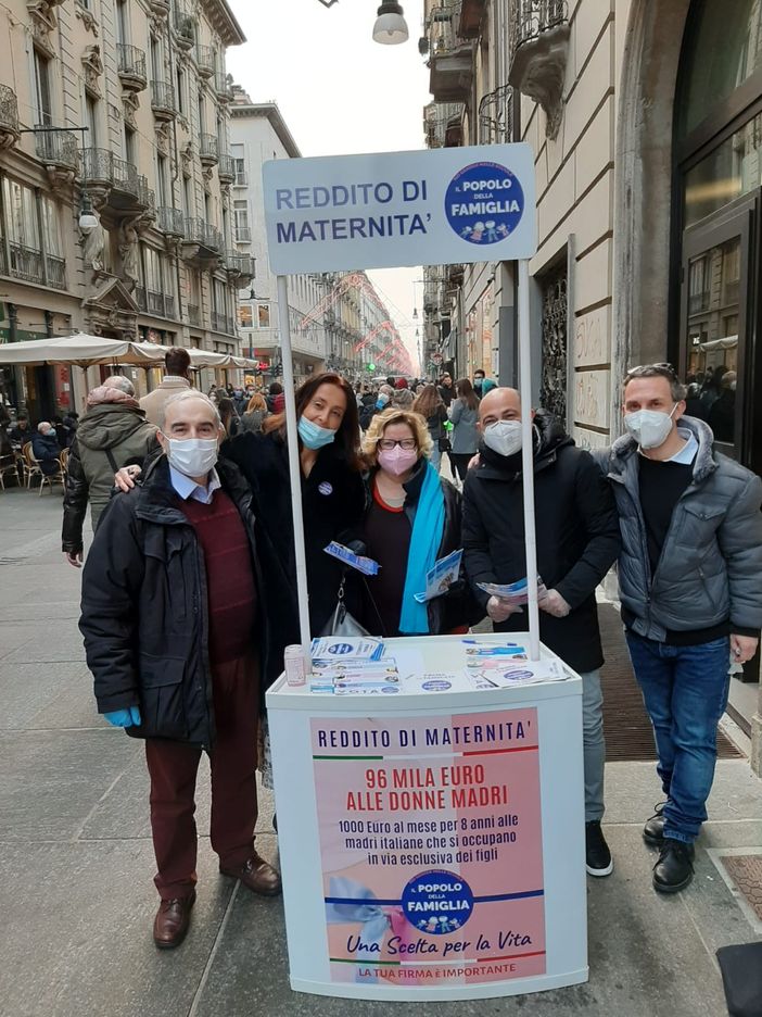Il Popolo della Famiglia in via Garibaldi Il Popolo della Famiglia in via Garibaldi