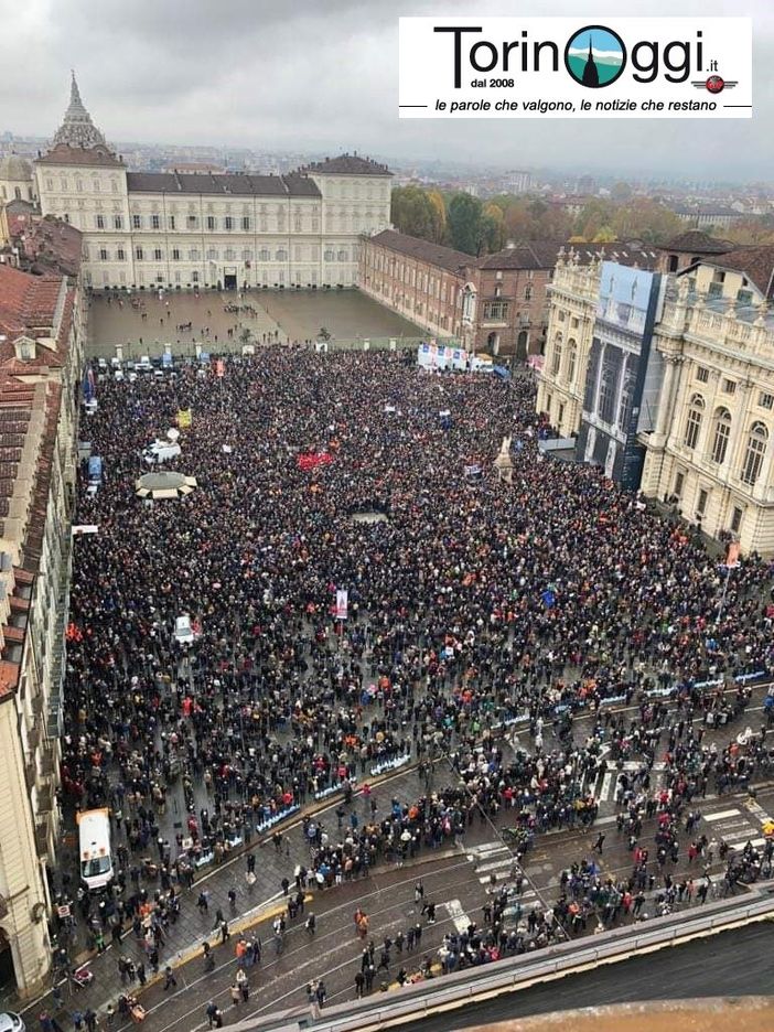 Onda sì Tav, le "madamin" chiudono la porta in faccia ad Appendino: "Prima incontriamo Mattarella" Onda sì Tav, le "madamin" chiudono la porta in faccia ad Appendino: "Prima incontriamo Mattarella"
