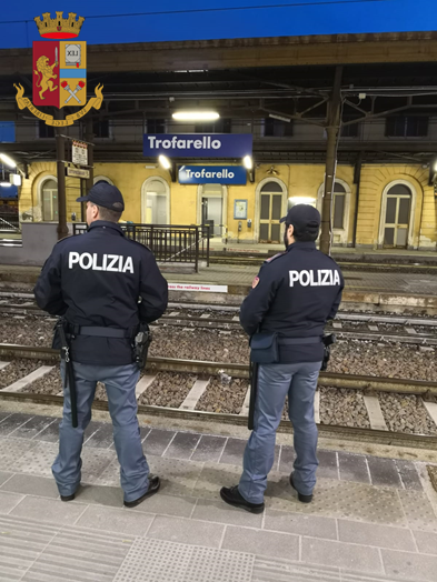 Giro di vite contro la microcriminalità: blitz nelle stazioni ferroviarie di Fossano e Trofarello Giro di vite contro la microcriminalità: blitz nelle stazioni ferroviarie di Fossano e Trofarello