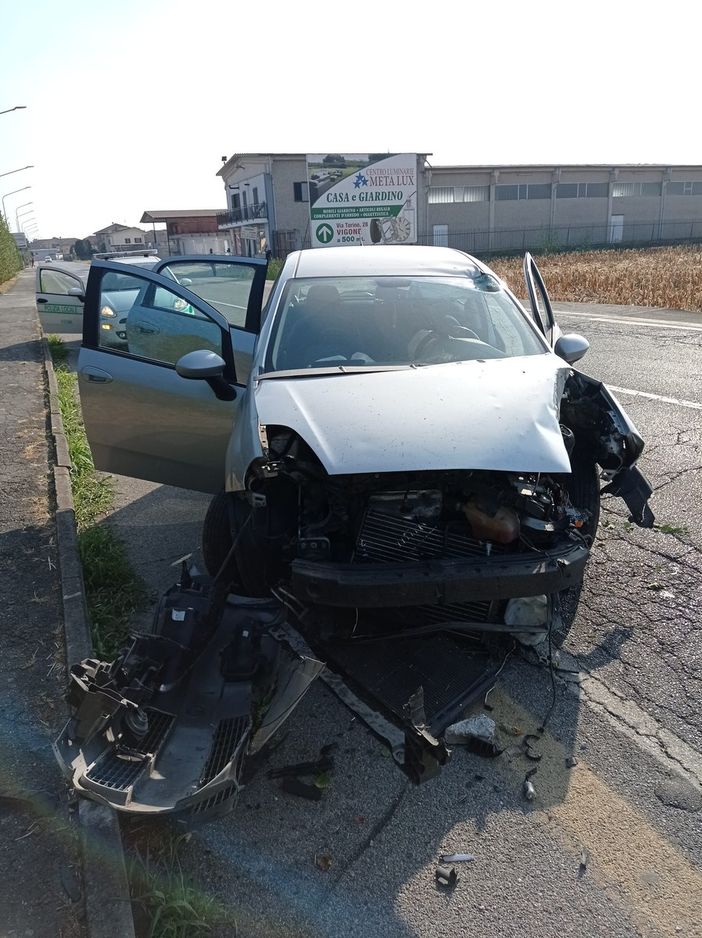 Vigone: operaio si schianta contro un palo dell’illuminazione