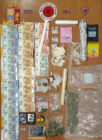 Pusher arrestato in casa. L’andirivieni di gente aveva insospettito la polizia