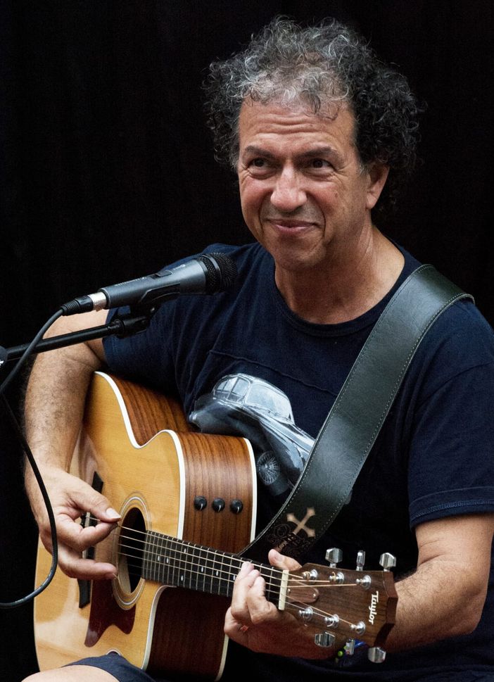 Mimmo Cavallo si esibirà dal vivo a Casellette sabato 20 Luglio a “Viva la Puglia” in piazza Cays