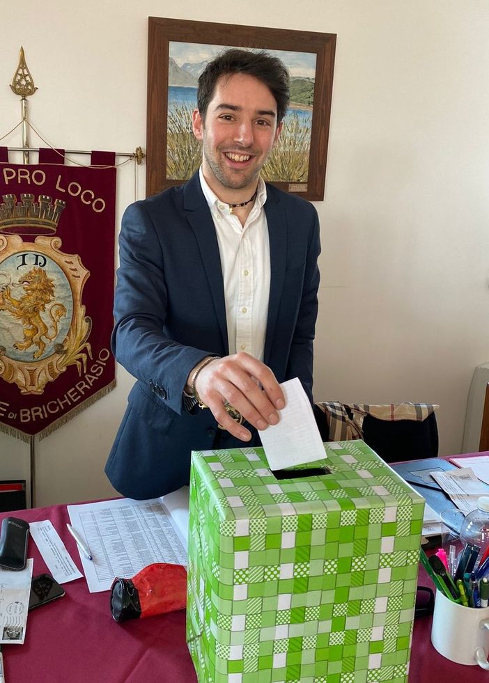 Alberto Godino durante le votazioni per il rinnovo del direttivo Alberto Godino durante le votazioni per il rinnovo del direttivo