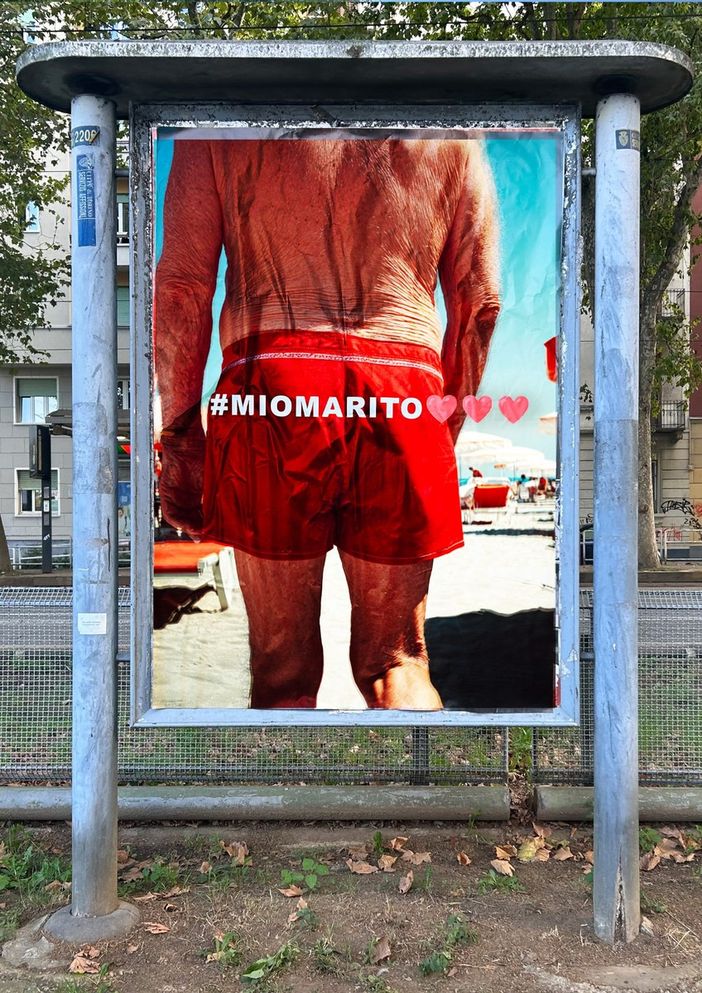 Uno dei manifesti pubblicati dall'artista Uno dei manifesti pubblicati dall'artista