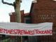 Insegnanti col diploma, proteste e striscioni alla Cervi di Collegno: &quot;Le maestre non si toccano&quot;