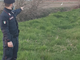 Cattura un airone bianco maggiore sulle sponde di un laghetto: nei guai un 29enne di origini romene