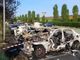 Le auto bruciate in via Peppino Impastato