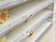 Alcuni scaffali di un supermercato della città