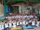 Pertusio tra bimbi e maestre della scuola balinese Pertusio tra bimbi e maestre della scuola balinese