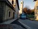 Nuovo marciapiede: la minoranza di Bricherasio chiede protezioni per i pedoni e lo stop dei bus [VIDEO]