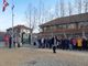 Cumiana inaugura il villaggio scolastico: «È una soluzione provvisoria che durerà qualche anno» (FOTO)