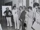 Filippo Scroppo, terzo a sinistra, all’inaugurazione di una mostra nel 1980