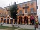 Il palazzo comunale dal lato della scuola di musica