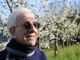 Giancarlo Bounous con dietro la sua amata natura