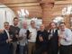 Da sinistra l’assessore al bilancio Aldo Todaro, l’assessore al turismo, cultura e manifestazioni Flavio Vaschetto, il consigliere con delega alle frazioni Adriano Bertinetto, l’assessore all’agricoltura Gianluca Monterzino, Bartolomeo Pronino, il sindaco Agostino Bottano e il consigliere con delega alla viabilità, trasporti artigianato commercio e industria Luciano Ricotto