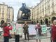 Protesta degli ambientalisti davanti al Comune di Torino
