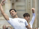 Roberto Bolle porta il suo "Ballo in Bianco" in piazza San Carlo