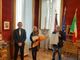 Palazzo Lascaris: donata al Consiglio regionale del Piemonte la poesia in pergamena “Mi ero persa”