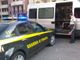 Commercio illegale di cuccioli di cane: la Guardia di Finanza intercetta un furgone al casello di Novara Est