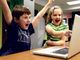 Insidie per i nostri figli a casa collegati ad internet. Ecco come difenderli