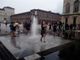 Finisce la scuola, grande party tra scherzi e gavettoni in piazza Castello a Torino (fotogallery)