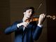 Il giovane violinista Andrea Obiso (foto Daniel Delang)