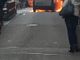Furgone avvolto dalle fiamme in centro a Torino