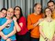 Un mondo distopico dove l'eterosessualità è bandita: al Piccolo Teatro Comico va in scena "Indovina da chi andiamo a cena"