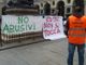 Taxisti in sit-in davanti a Palazzo Civico per protestare contro le multinazionali