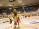 giocatori della Reale Mutua Basket in azione